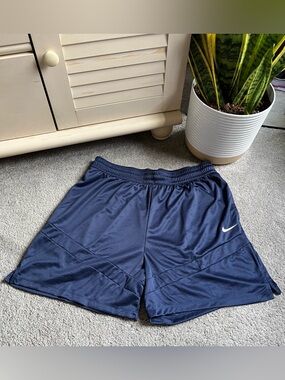 NWT NIKE Men’s Icon Dri-Fit Basketball Shorts XL